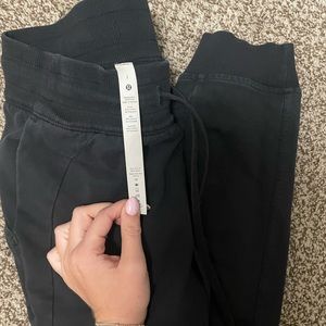 Lululemon scuba joggers